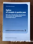 Eglise et couple à petits pas